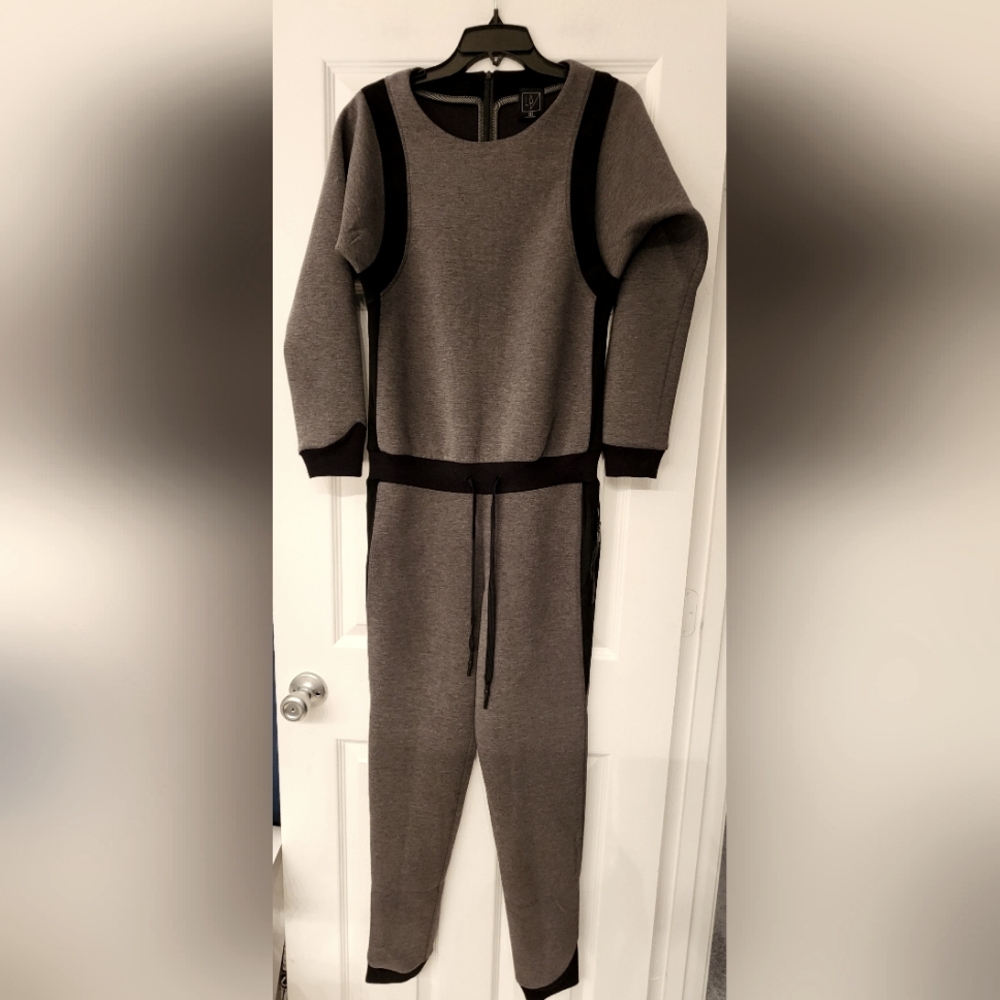 LIME & VINE Scuba Gray and Black jumpsuit Size Small - Picture 2 of 12